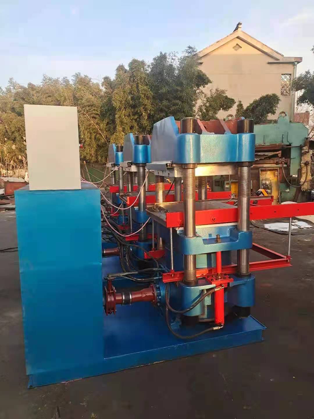 300噸自動手拉模硫化機(jī)